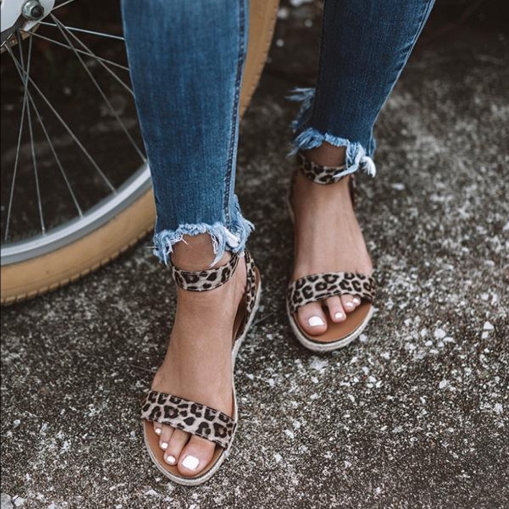 Ladies leopard single band ankle buckle espadrille - Picture 3 of 6